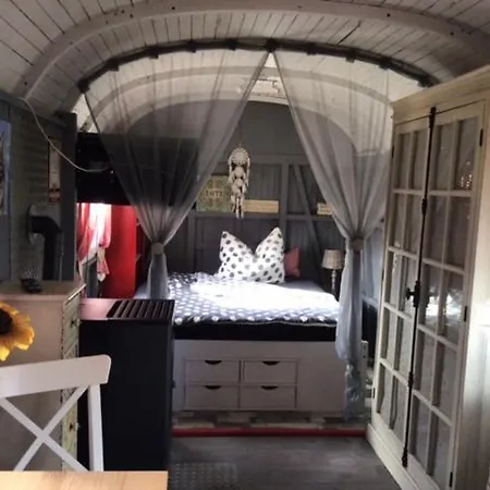 Wohnen In Einer Kleinen Wohnoase Apartment Juchhoeh